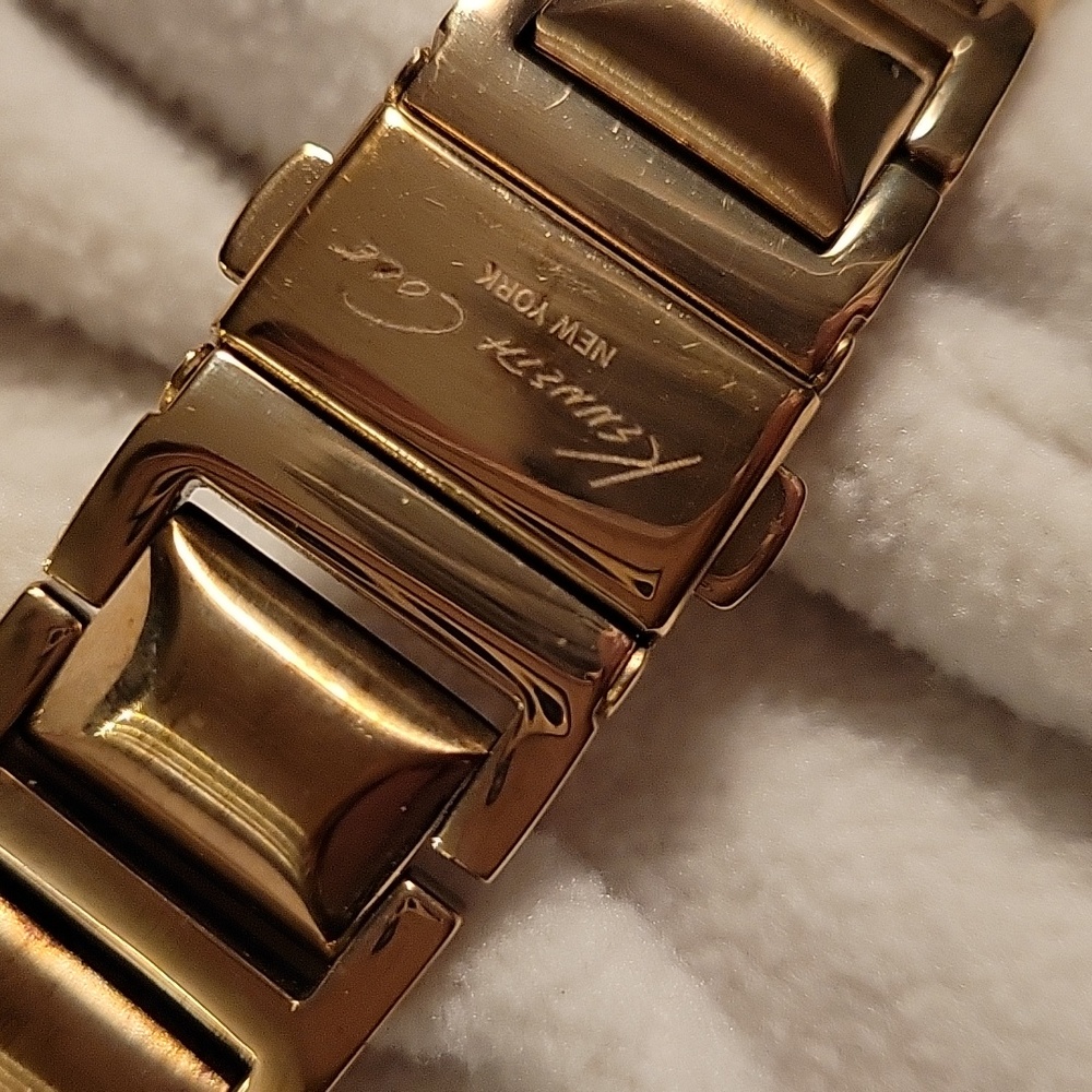 Kenneth Cole N.Y. Gold Watch - Picture 3 of 11